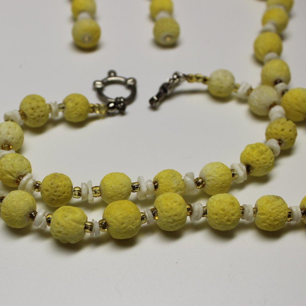 Lava And Clam Shell Bead Jewelry Set - Picture 4 of 4